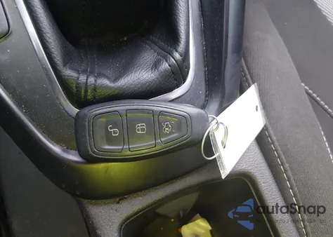 2016 Ford Focus St z USA, uszkodzony, nr VIN 1FADP3L97GL405179